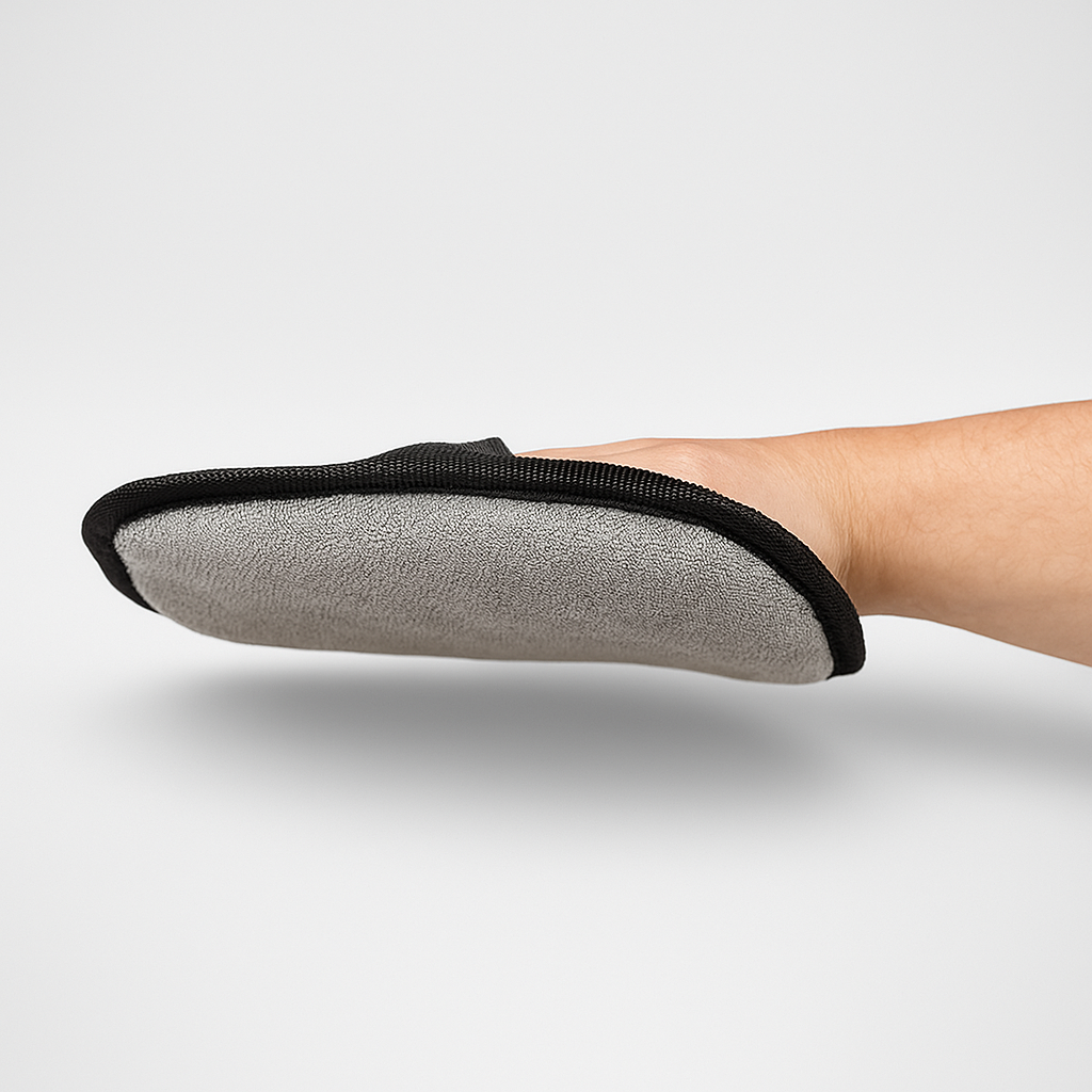 Pet hair cleaning glove